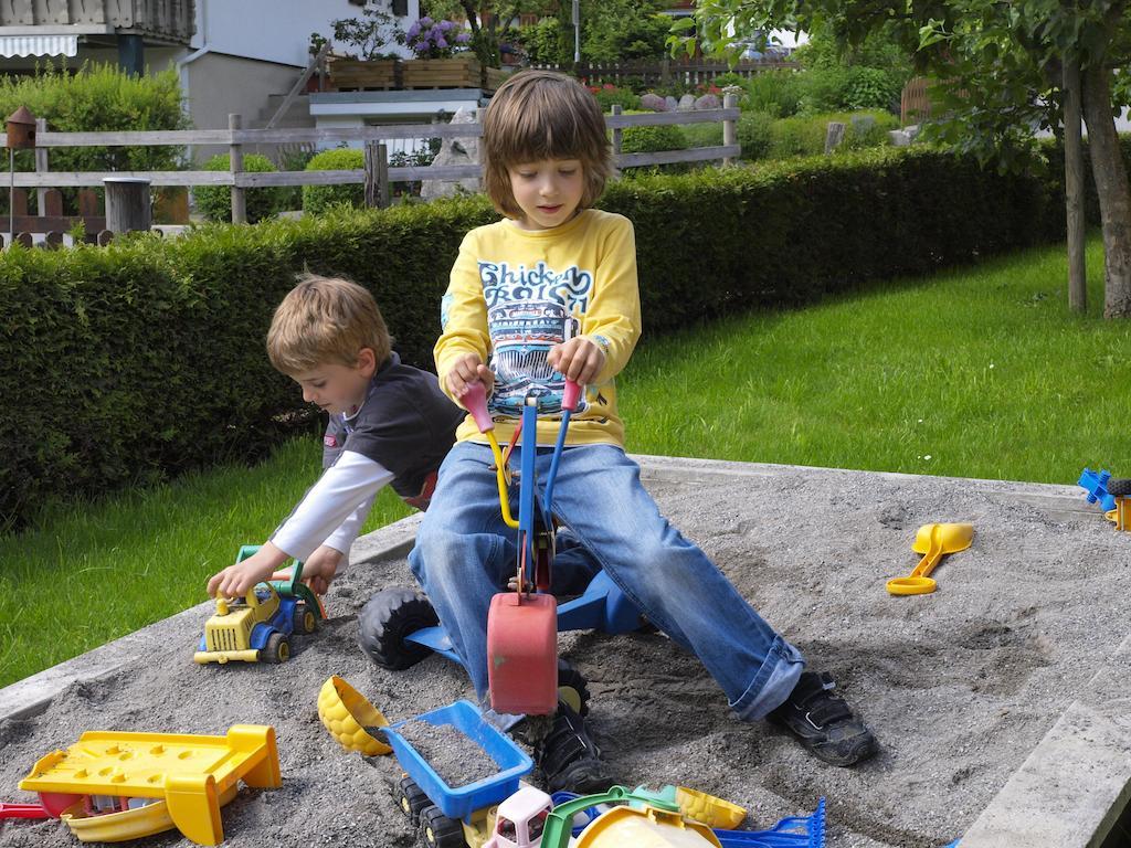 Ferienbauernhof Moosbrugger Apartman Schoppernau Kültér fotó